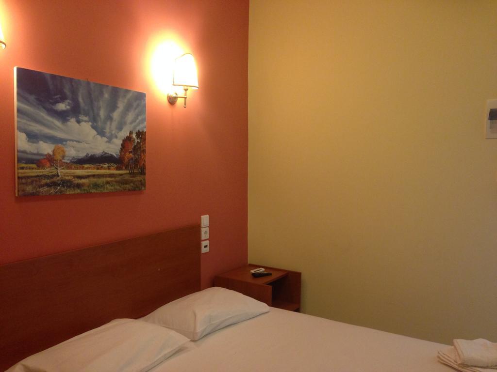 Marvi Hotel Kamena Vourla Cameră foto